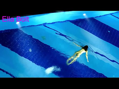 ❤️ Ik kin net ophâlde te sjen, jonge blonde fongen neaken swimmen yn ELLA BOLT resort pool ️❌ Porno fb by porno fy.mailkassa.ru ❤