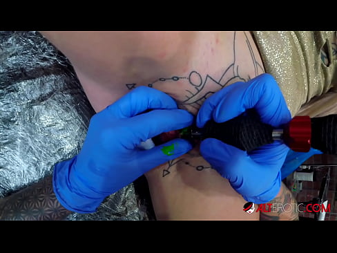 ❤️ Ekstreem tattooed hottie Sully Savage krige in tattoo op har klitoris ️❌ Porno fb by porno fy.mailkassa.ru ❤